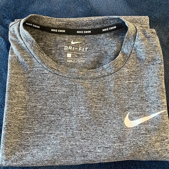 Nike - Men's Hyrdroguard Swim Shirt - Picture 4 of 4